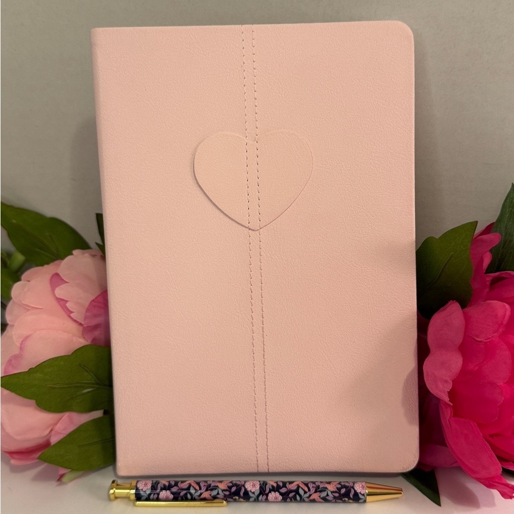 🩷 Pink Heart Journal with Papyrus Floral Pen NWOT